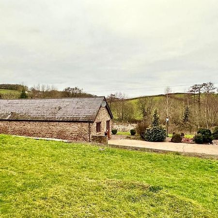 Вілла Detached One Level Stone Barn Llangwm-Isaf Екстер'єр фото