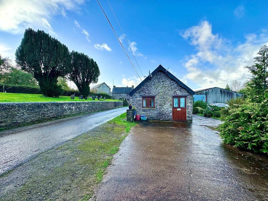 Вілла Detached One Level Stone Barn Llangwm-Isaf Екстер'єр фото