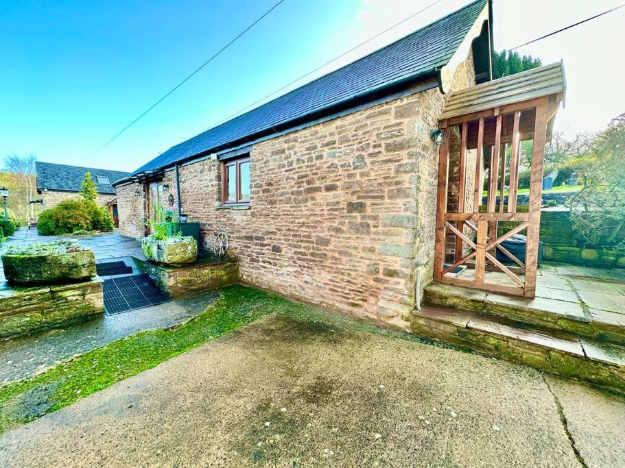 Вілла Detached One Level Stone Barn Llangwm-Isaf Екстер'єр фото
